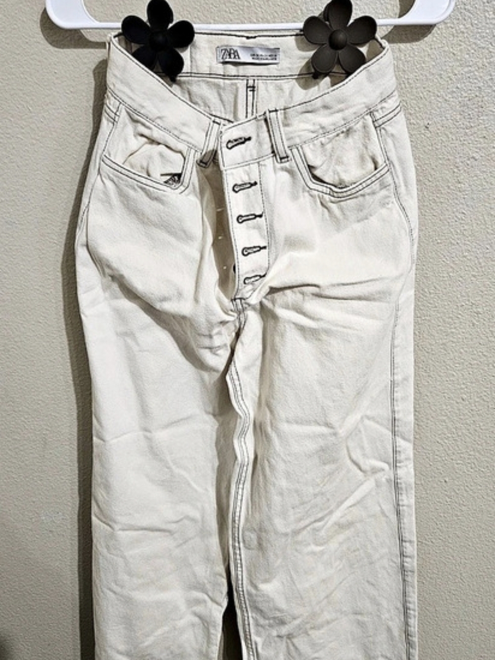 Zara Women's Straight Leg Jeans in White Like New